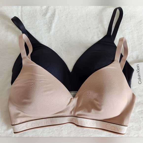 Calvin Klein Other - CALVIN KLEIN 2-Piece Logo Wireless Bra Set Size Medium